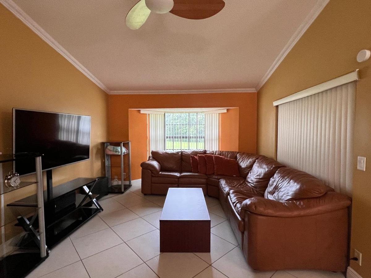 Coconut Entire Single Family Home 3 Bed 2 Bath In Water Front Big Cozy Back Yard View מראה חיצוני תמונה